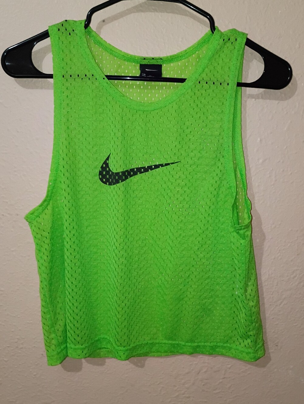 Nike Size S/M Neon Green Mesh Training Tank